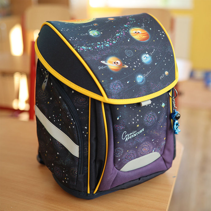 1808-0428 Anatomical school bag Cosmic adventure