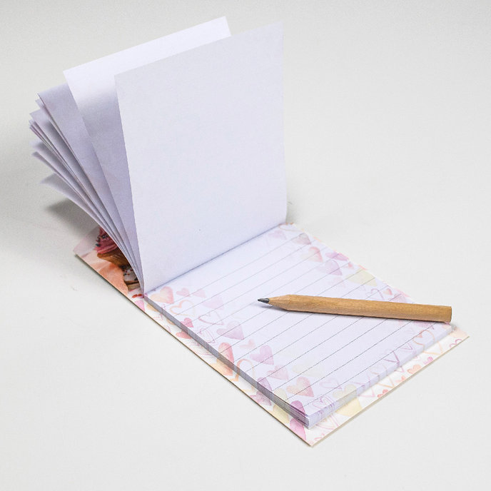 1132-0432 Trhací zápisník s ceruzkou a magnetom koláčiky