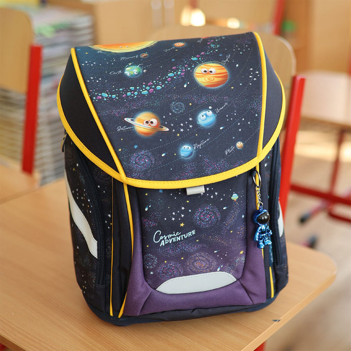 1808-0428 Anatomical school bag Cosmic adventure