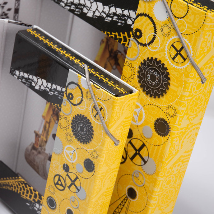 1241-0390 School folder A5 LET’S BUILD